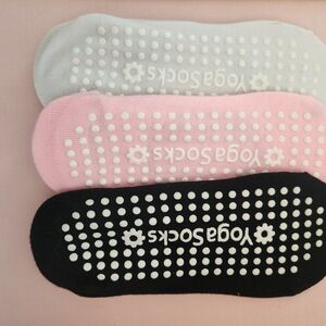 YogaSocks Non-Slip Grip Socks Set Of 3. Black, Pink, Lt Green. Never Worn